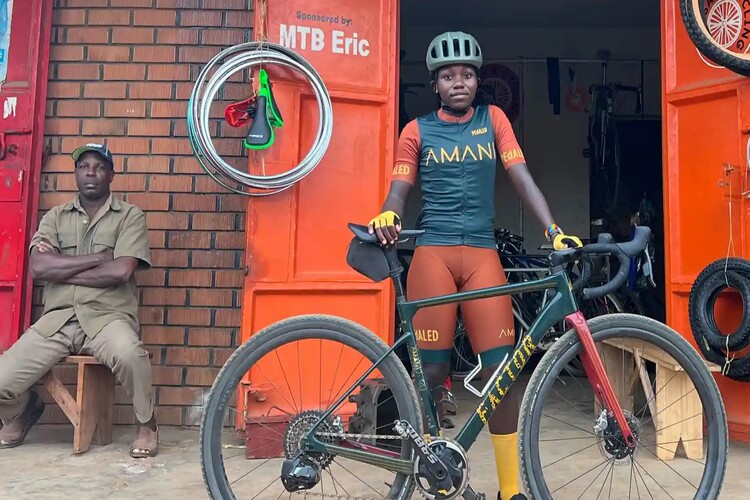 ความฝันสามารถเป็นจริงได้’: นักปั่นจักรยานมืออาชีพหญิงคนแรกของยูกันดาตั้งเป้าไปที่ตูร์เดอฟรองซ์